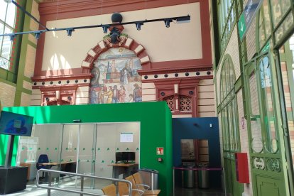 Módulo de atención de Adif aún vacío