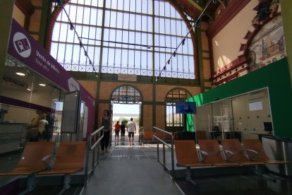 Así se ve el vestíbulo al entrar a la estación