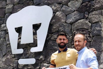 El logo del club mexicano de fondo. @PumasMX