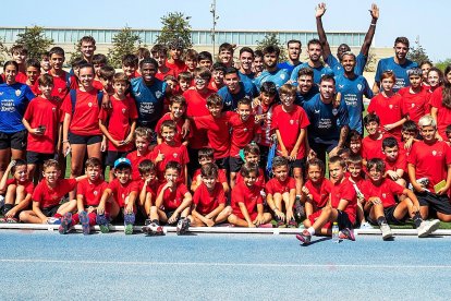 Los usuarios del campus con algunos de los jugadores del Almería.