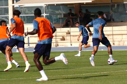 Pozo filtrando un balón.