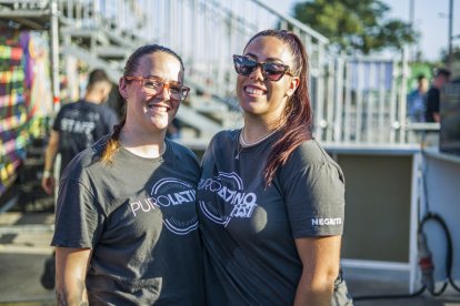 Dos camareras del festival.