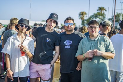 Grupo de amigos asistentes al Puro Latino Fest.