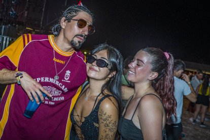 Grupo de amigos en el Puro Latino Fest.