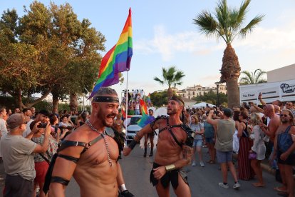 Desfile del Orgullo LGTBIQ+ en Vera Playa.