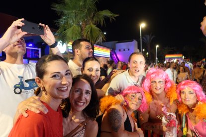 Desfile del Orgullo LGTBIQ+ en Vera Playa.