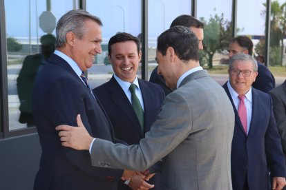 Juanma Moreno inagura el CIT COEX en La Mojonera.