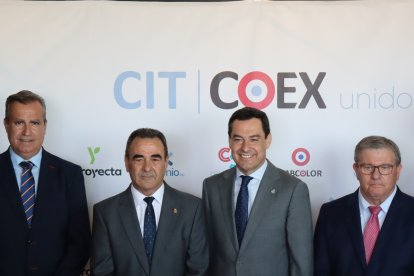 Juanma Moreno inagura el CIT COEX en La Mojonera.