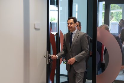 Juanma Moreno inagura el CIT COEX en La Mojonera.