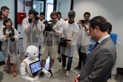 Juanma Moreno inagura el CIT COEX en La Mojonera.