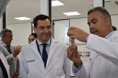 Juanma Moreno inagura el CIT COEX en La Mojonera.