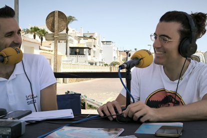 Carlos Aguilera charlando con Fran García sobre cine.