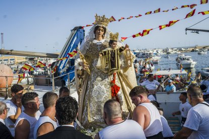 La Virgen del Carmen durante su procesión este martes.