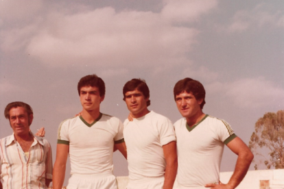 El Plus Ultra fue su casa y posa con el mítico Antonio Biosca.