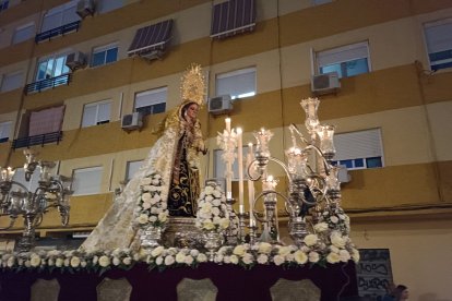La Virgen del Carmen de El Zapillo en el Paseo Marítimo.