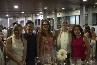 Mari Ángeles Lázaro y Rafael Granero, de Yuksel Seeds, Silvia Navarro, de Agrogestión Alborán, y Darío y Rocío de Operador Logístico Transred.