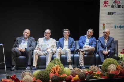 Los cinco premiados al 'Compromiso'.