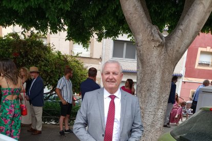 Andrés Cayuela celebrando una Primera Comunión.