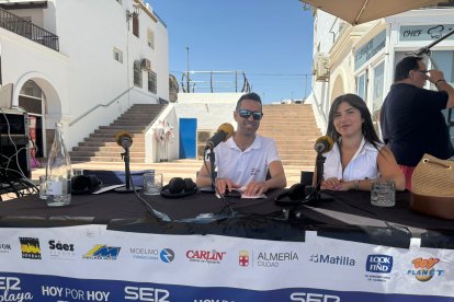 Amalia López, edil de Turismo de Roquetas, ha hablado sobre playas y gastronomía.