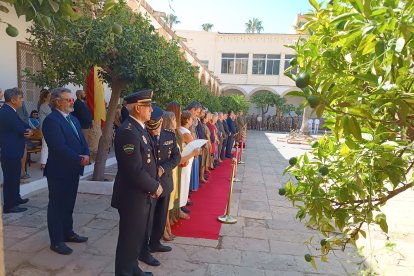 Autoridades políticas, civiles, policiales y militares.