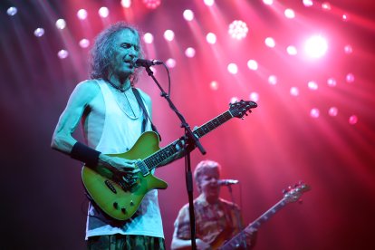 Robe Iniesta, en uno de los momentos del concierto.