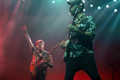 Uno de los momentos del concierto de Robe en Almería.