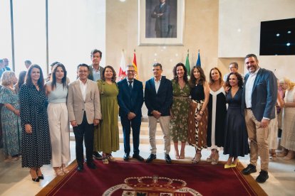 Diputados provinciales, parlamentarios andaluces y europeos acompañaron a los Leal