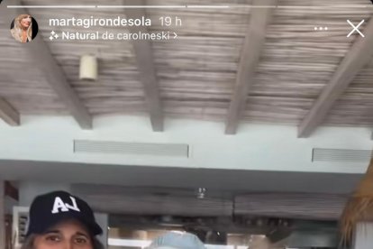 Vídeo de Marta Giron donde el grupo de amigas bailan y cantan en uno de los restaurantes almerienses.