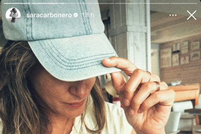 Imagen de Isabel Jiménez con una de las camisetas de Slow Love, marca de las periodistas, en el Instagram de Sara Carbonero.