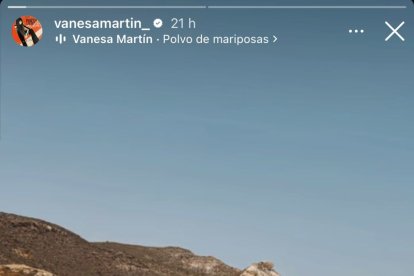 Vanesa Martín posa en la playa de Cabo de Gata.