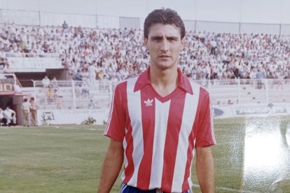 En sus buenos tiempos con un Poli Almería de época.