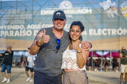 Francis García e Irene Aragüez, de Málaga, felices antes del comienzo del festival.