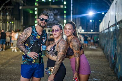 Vero, Natalia y Jose, llegados de Jaén para darlo todo en el festival.