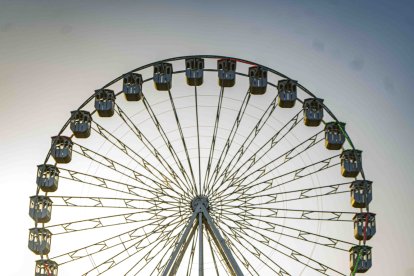 Nathan, Antoine, Gabriel, Axel y Lambert, procedentes de Bardeau (Francia), junto a su bandera.