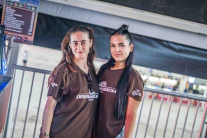 Ada Mar y Alba Leyva, procedentes de Granada, trabajadoras del Dreambeach.