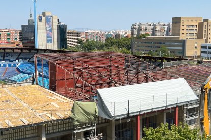 El viejo marcador que también será retirado.