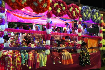 Los niños no quisieron perderse el Desfile de Carrozas.