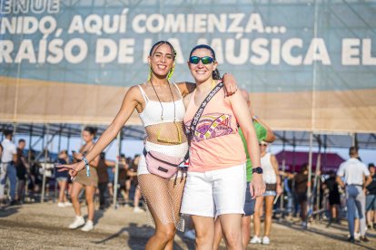 Cristina y Ana disfrutando del último día del festival.