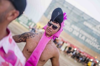 Un asistente celebrando su despedida de soltero.