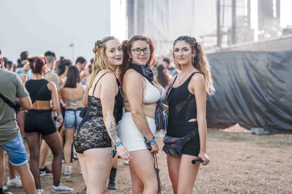 Anitta Dangutyte, Nerea Montoya y Marina Mata disfrutando del Dreambeach.