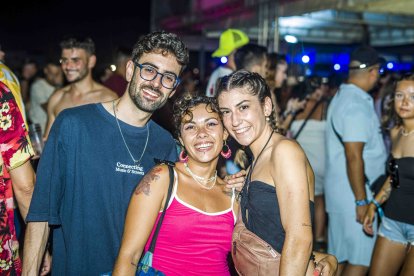 Grupo de amigos en el tercer y último día del mayor festival de música electrónica de España.