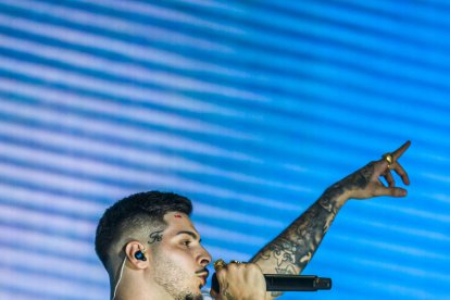 Actuación del artista almeriense RVFV.