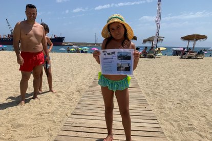 Carmen, de 7 años, explicó a la perfección por qué le encanta veranear en Garrucha y ganó una entrada para el Cine de Verano.