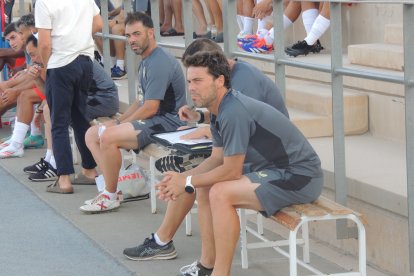 Rubi en el banquillo del campo Anexo.