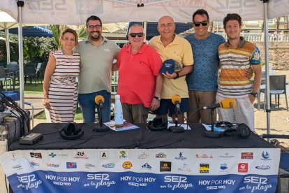 Las autoridades municipales de Garrucha y Huércal-Overa junto con el pregonero de las fiestas garrucheras, José María López y el periodista Guil