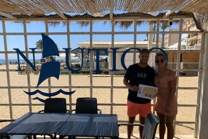 David y Andrea, de Granada y clientes de Náutico, ganaron una comida en el Restaurante Omega de Mojácar con la SER.