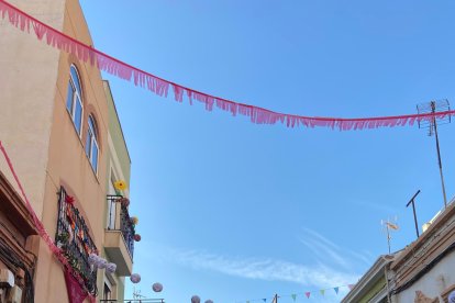La calle del Cucarro, decorada durante los días de feria.