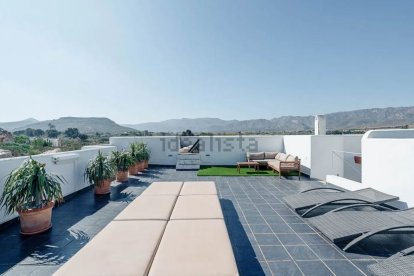 Una casa en la Isleta del Moro por un millón y medio de euros.