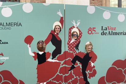 Charo, Isabel, Adela y Carmen, amigas de Almería y Valencia, que estaban deseando que empezase la feria.