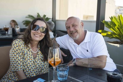 El matrimonio Ana y Thomas pasando una buena tarde.